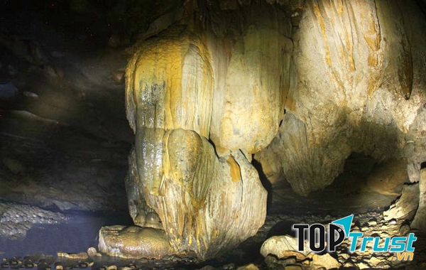 Vẻ đẹp của hang Lạng