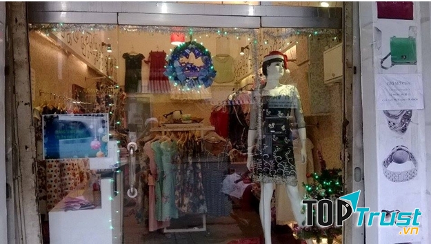 Quần áo ở đây được bố trí đẹp mắt