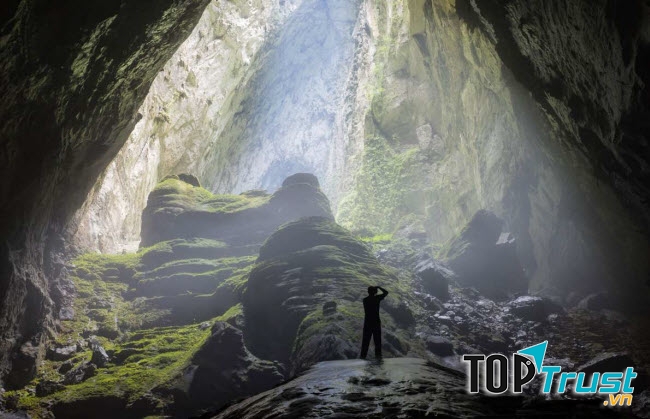 Hang Sơn Đoòng: Hang động lớn nhất Thế Giới