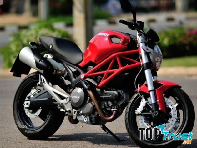Giá bán Ducati Monster 795: 338.000.000 đồng