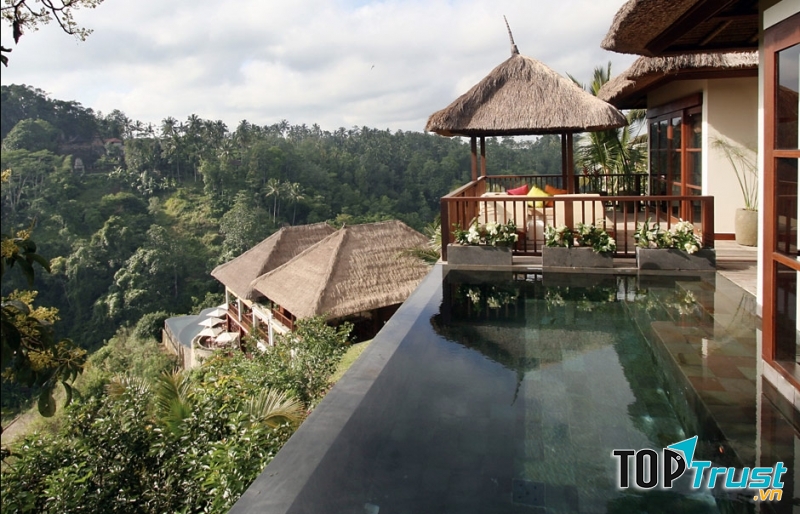 Nơi đây được bình chọn là một trong 10 hồ bơi ấn tượng nhất thế giới