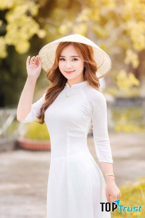 Hạnh Make Up Academy & Beauty