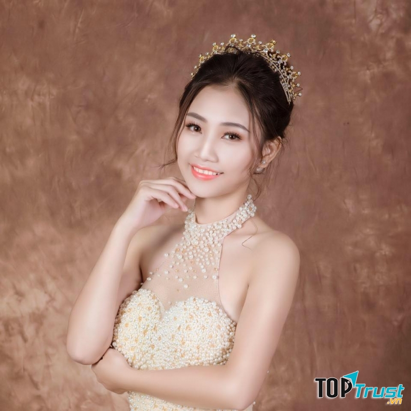 Hạnh Make Up Store