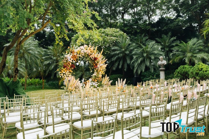 Trang trí đơn giản, thanh lịch, sang trọng.