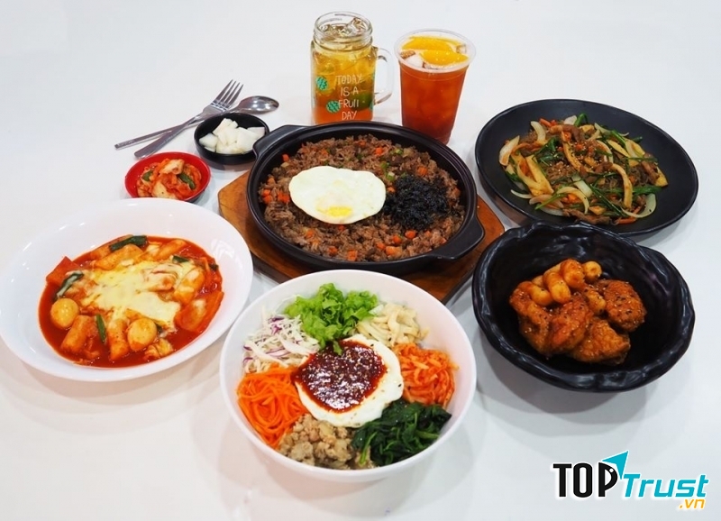 Một bữa trưa hoàn hảo với vô vàn món ngon từ xứ sở Kim Chi