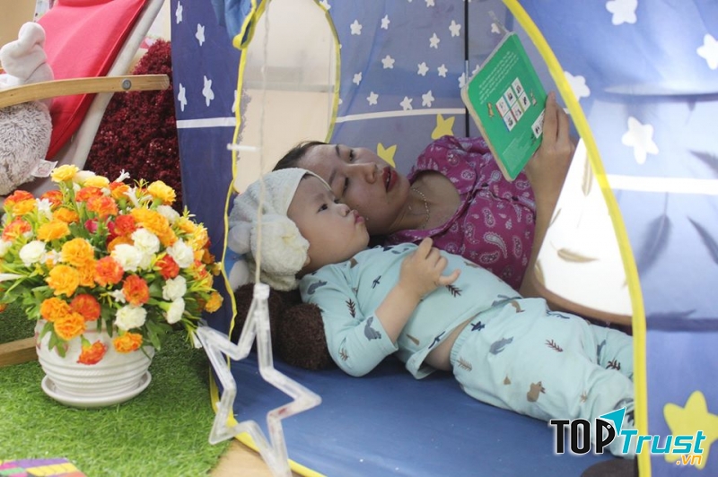 Happy Hands Montessori School