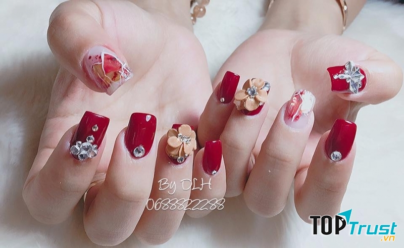 Happy Nails