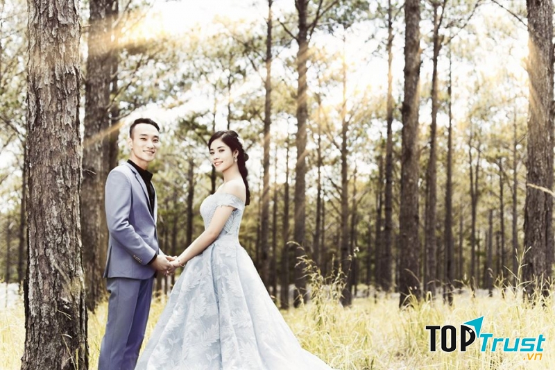 Happy Wedding Studio
