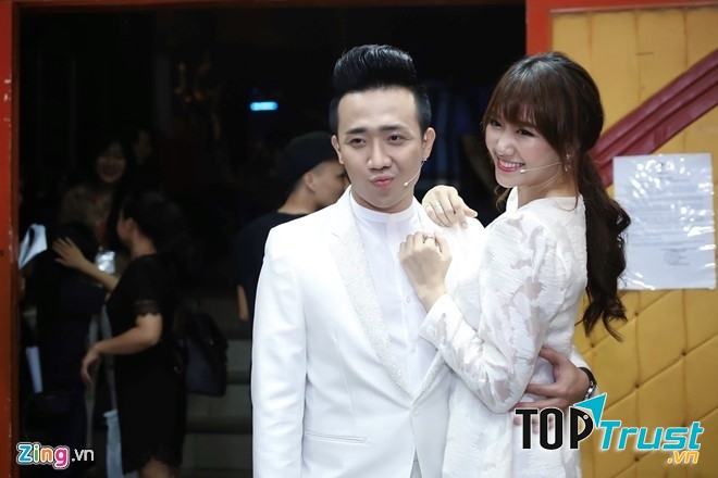 Song hành cùng sự kiện