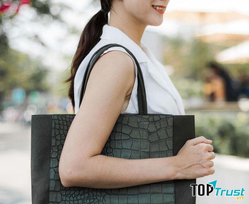 Túi Tote phối vân cá xấu - Harry L'ea: 615.000 VNĐ