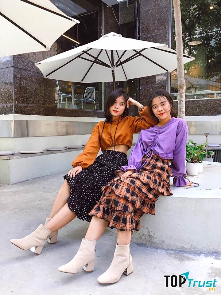 Hashtag1990s nổi bật với phong cách basic của thập niên 90 thế kỉ trước vừa cổ điển lại có nét lãng mạn rất riêng