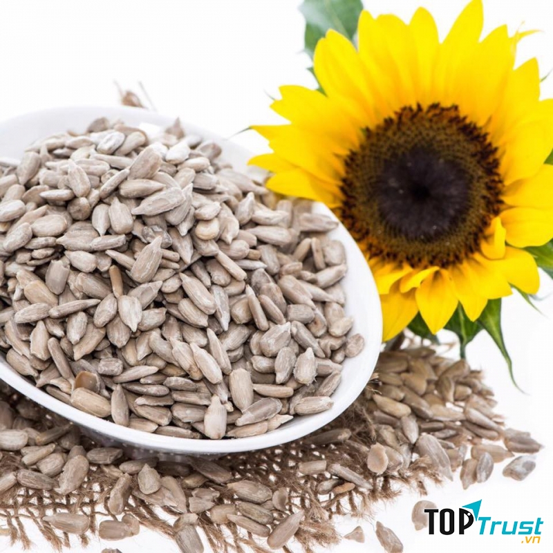 Hạt hướng dương không chỉ là một đồ ăn vặt lành mạnh, mà nó còn có chứa các vitamin quan trọng