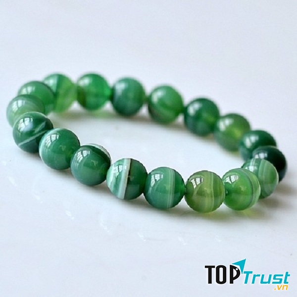 Vòng mã não với kiểu dáng và màu sắc vô cùng phong phú phù hợp với hầu hết mọi người