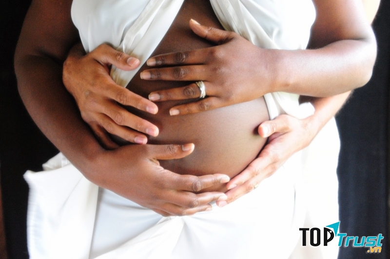 Hát và trò chuyện với con