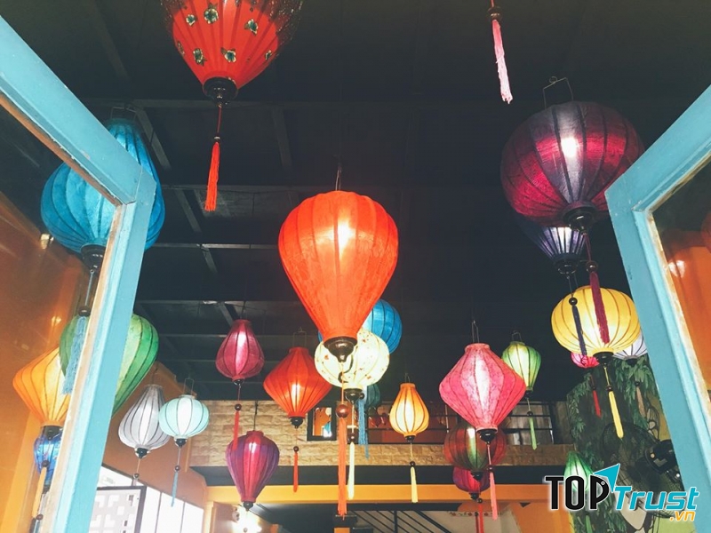 Không gian quán Hatsutea,