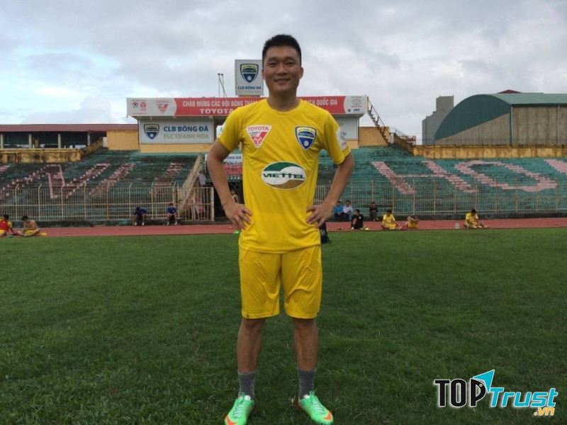 Hậu vệ Trần Đình Đồng, số áo 13