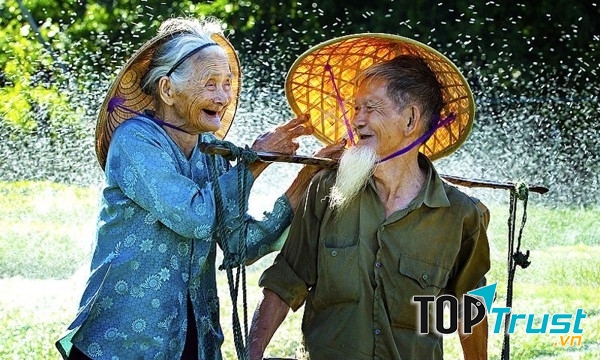 Hạnh phúc là sự quan tâm, yêu thương.