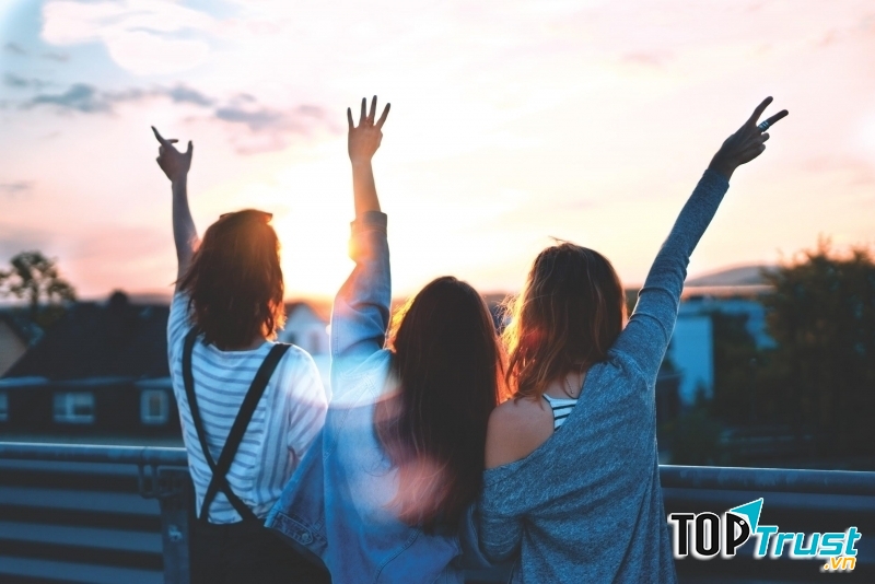 Bạn có thể cân bằng thời gian cho bạn bè và thời gian cho anh ấy.