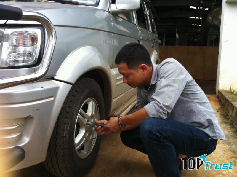 Hãy kiểm tra kỹ lốp xe của bạn trước khi vào đường cao tốc.