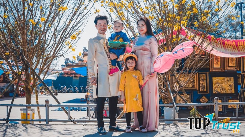 Cùng lưu giữ các cung bậc tình cảm của gia đình mình trong bộ ảnh gia đình đầm ấm và hạnh phúc với HD Photo And Film