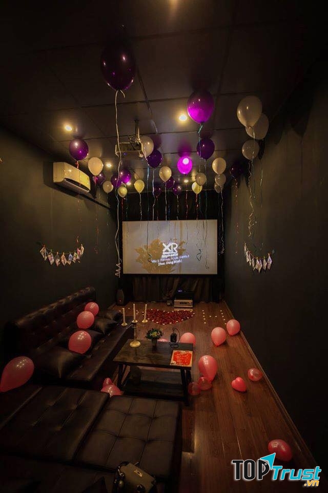 Không gian của một phòng phim tại HDBOX.VN Cafe