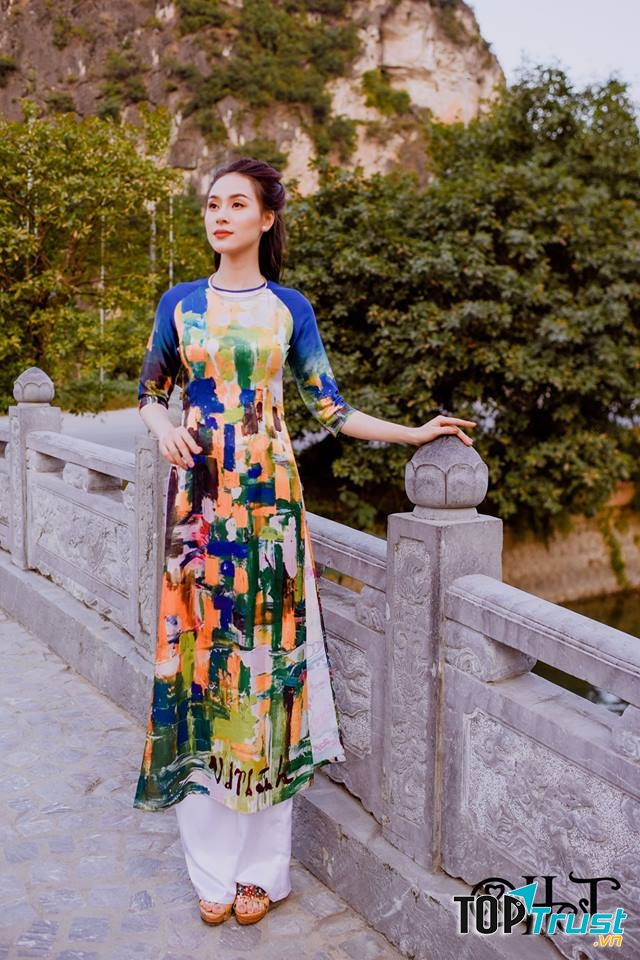 Tuyệt tác áo dài in tranh ở H&T