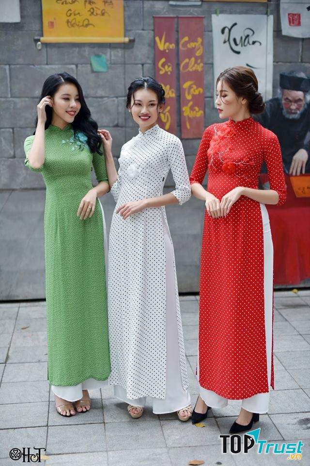Hội chị em du xuân cùng áo dài H&T