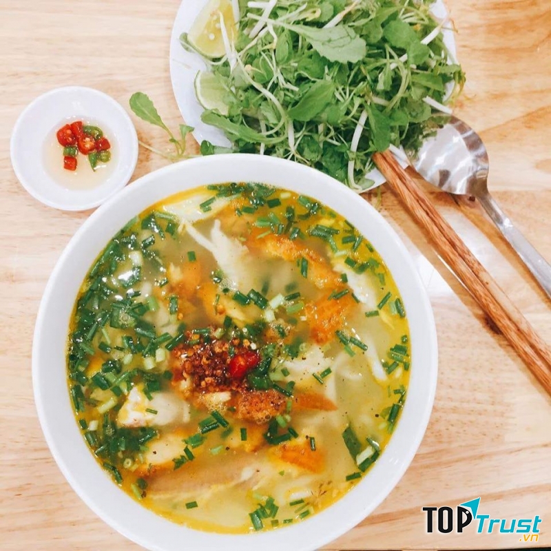 Bánh canh cá lóc Cường Đô La