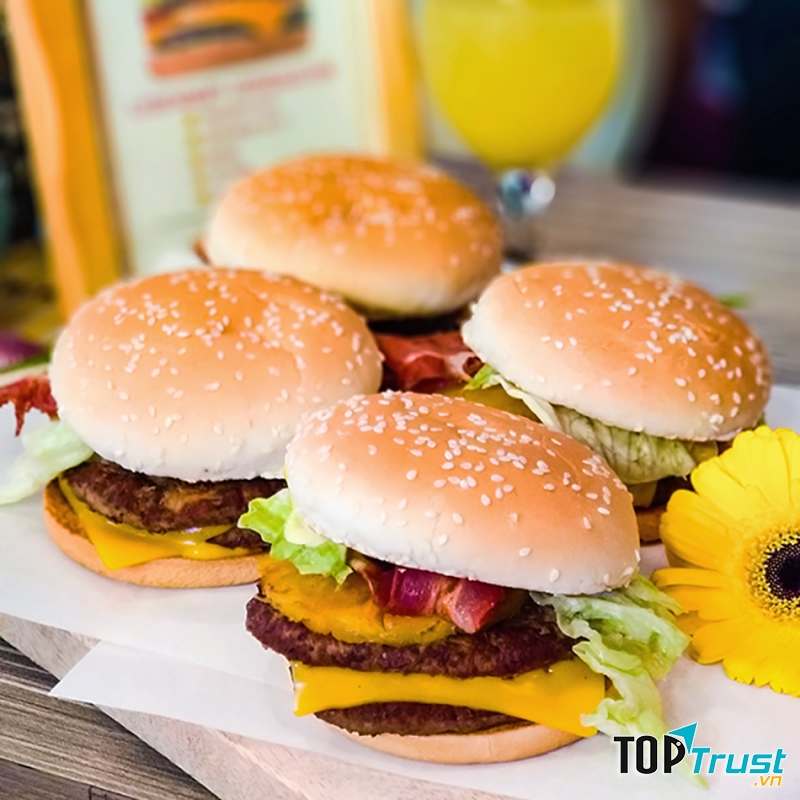 Hambuger của hệ thống cửa hàng Jollibee