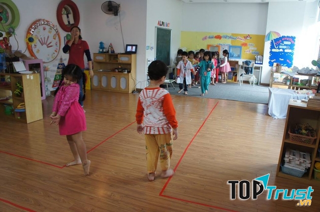 Trẻ nhỏ được tham gia vào các hoạt động