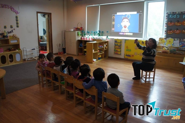 Những bài học bổ ích qua máy chiếu