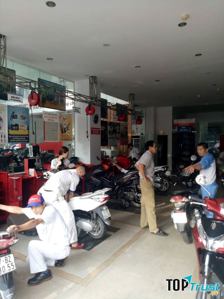 Head Honda Hưng Phát