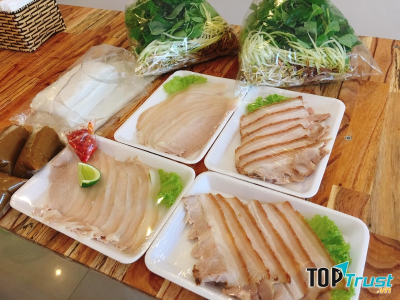 HekSa - Bánh Tráng Cuốn Thịt Heo Tại Huế