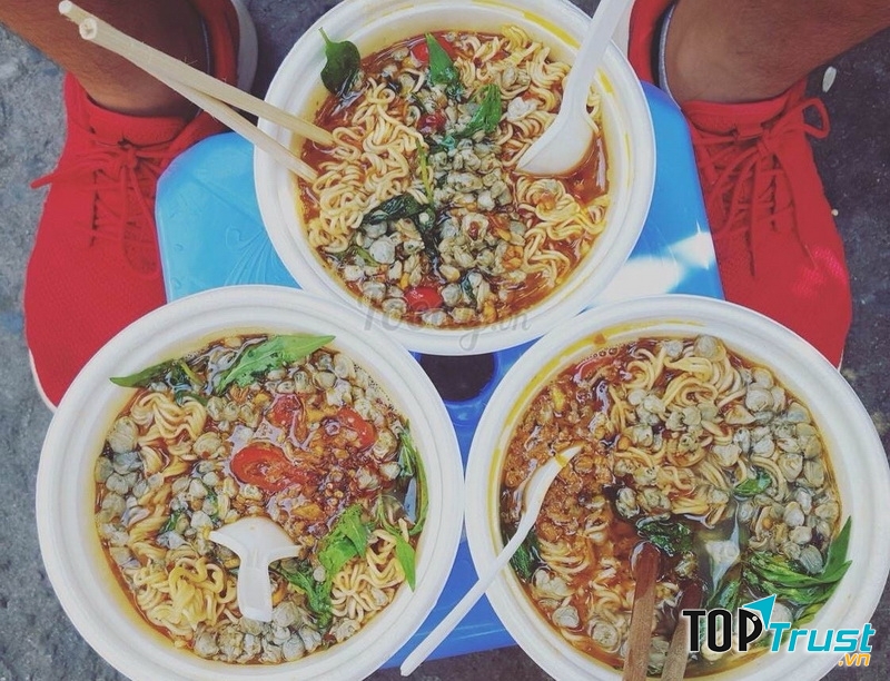 Mì hến ngon tuyệt!