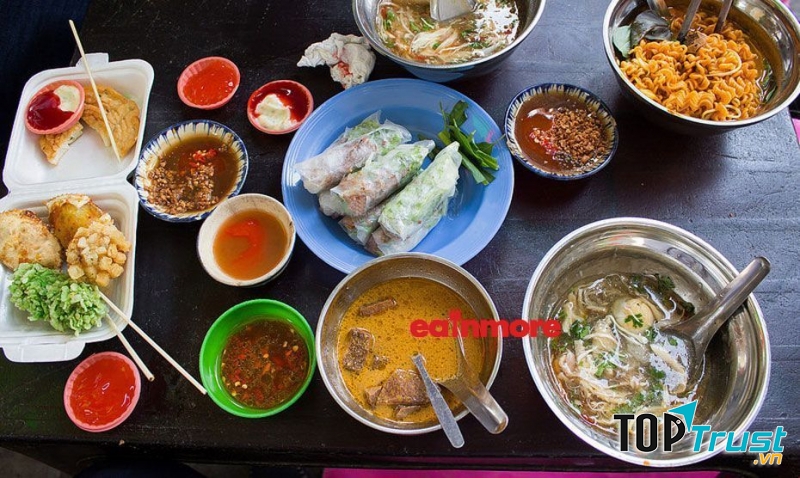 Hẻm ăn vặt trường Nam Kỳ Khởi Nghĩa