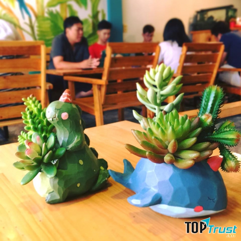 Quán tuy nhỏ nhưng ấm cúng và bình yên