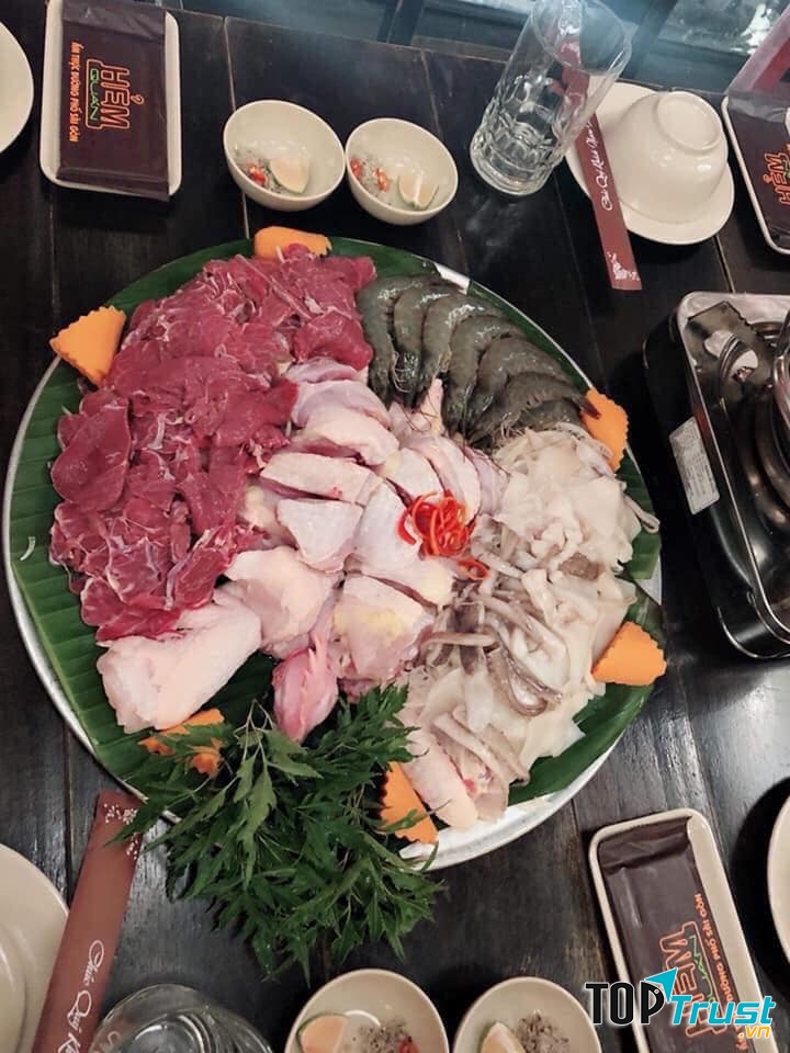 Ẩm thực lẩu hấp dẫn