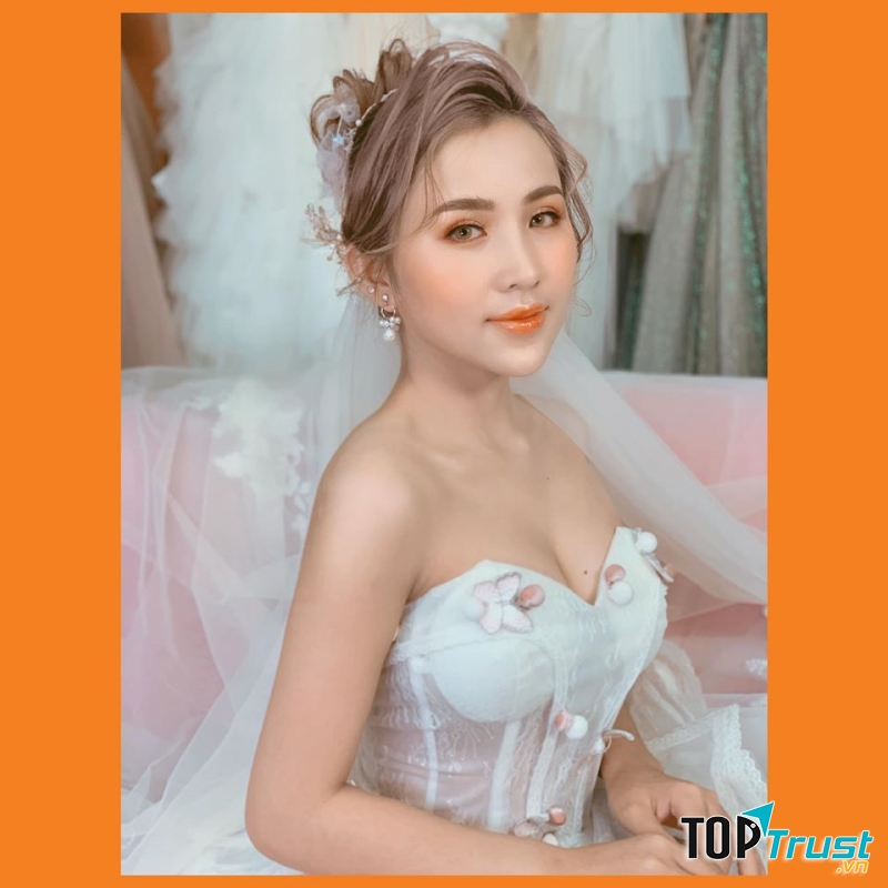 Henry Tran Makeup Academy