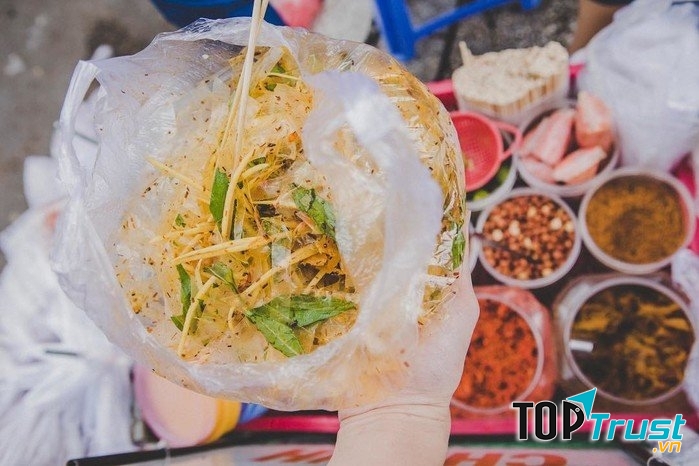 Hiền - Bánh Tráng Trộn & Trứng Cút Nướng