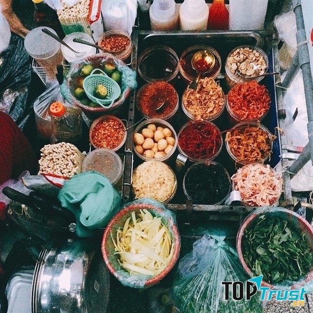 Hiền - Bánh Tráng Trộn & Trứng Cút Nướng