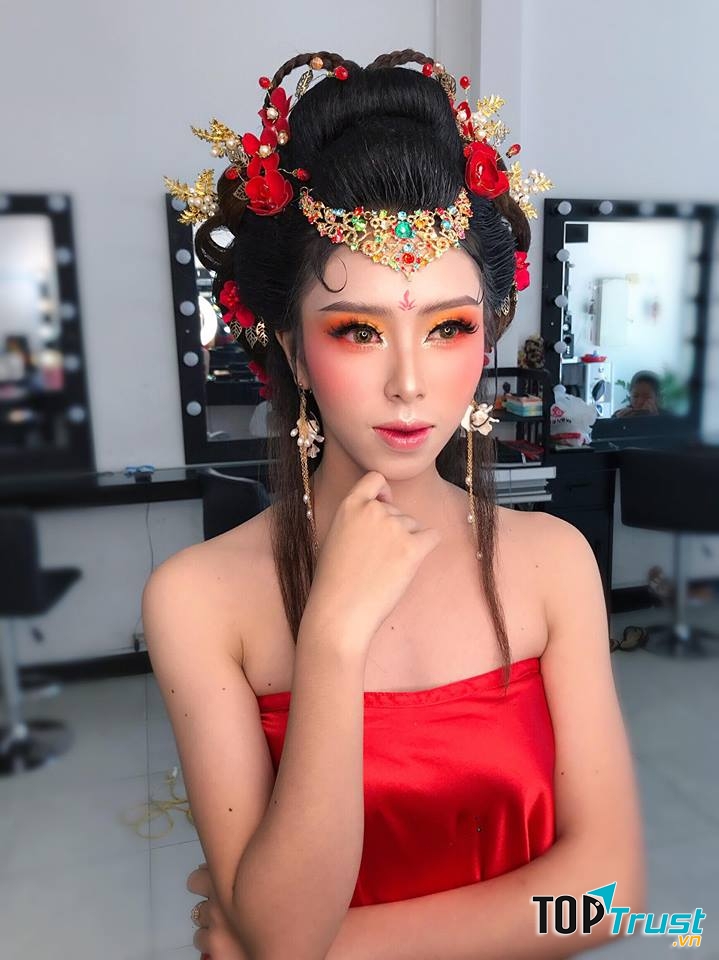 Hiếu Phạm Make Up