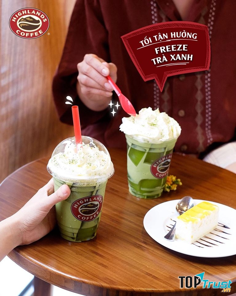 Cà phê tại Highlands Coffee Linh Đàm mang lại hương vị tinh tế, đậm đà