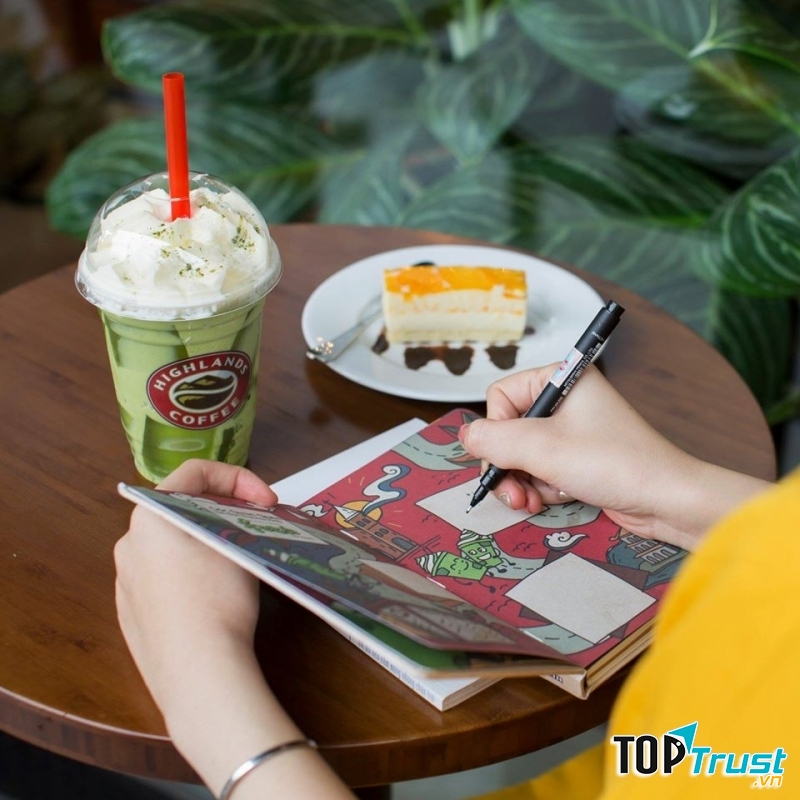 Nếu như bạn cần tìm một trà, cà phê có bánh ngọt chất lượng, thì Highland Coffee chính là một gợi ý hoàn hảo.