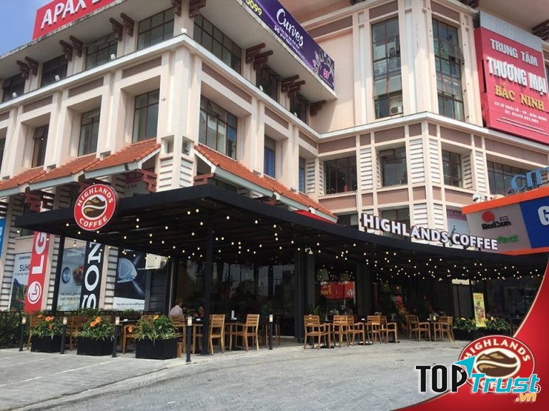 Toàn cảnh Highlands coffee, tấng 1 Him Lam Plaza