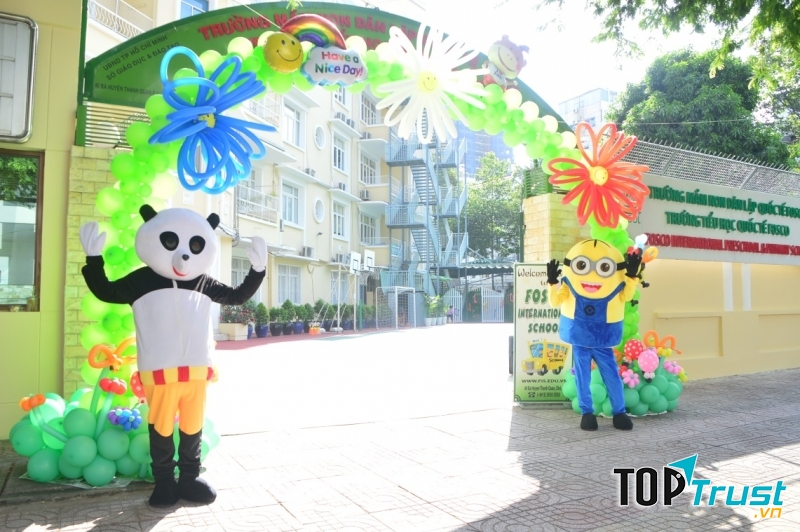 Hình ảnh trang trí cổng trường Quốc Tế FOSCO