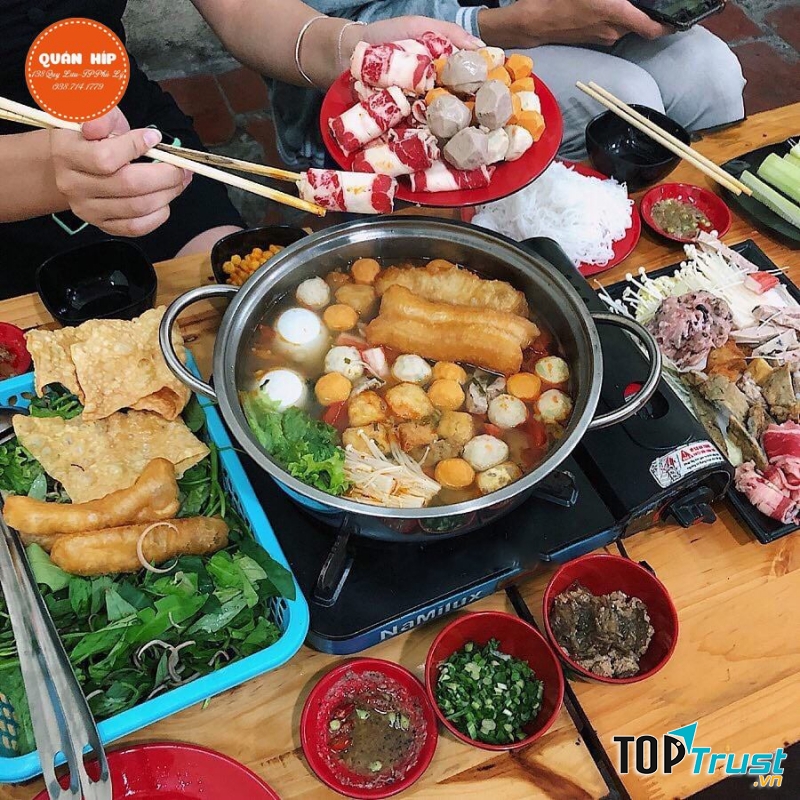 Set lẩu tại nhà hàng