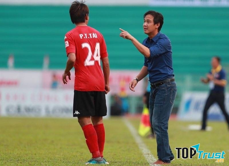 Minh Phương bất ngờ trở thành HLV trưởng của Long An