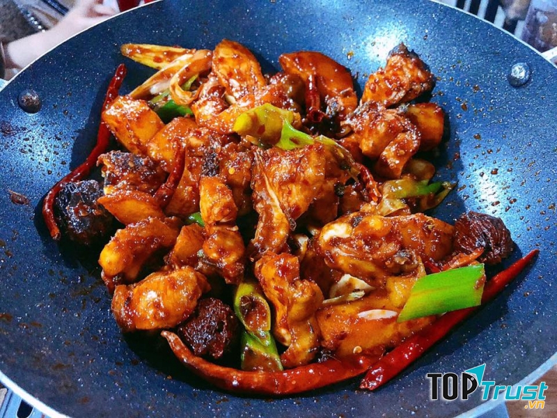 Ngoài ra, ở H’mông Quán còn có món Thắng Cố nhất định bạn nên thử