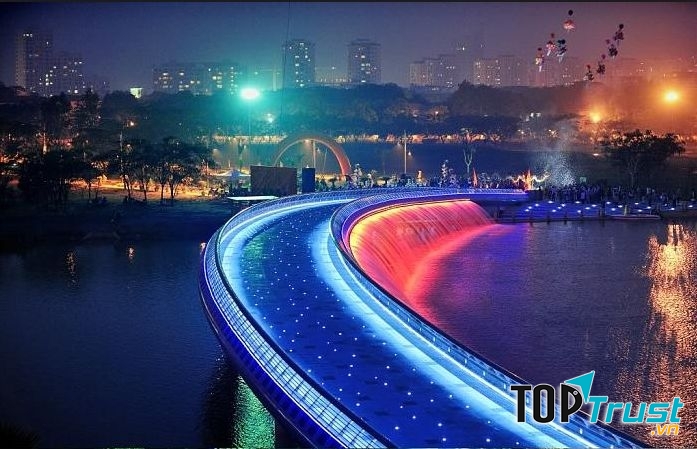 Cầu Ánh Sao lung linh như muôn vì sao