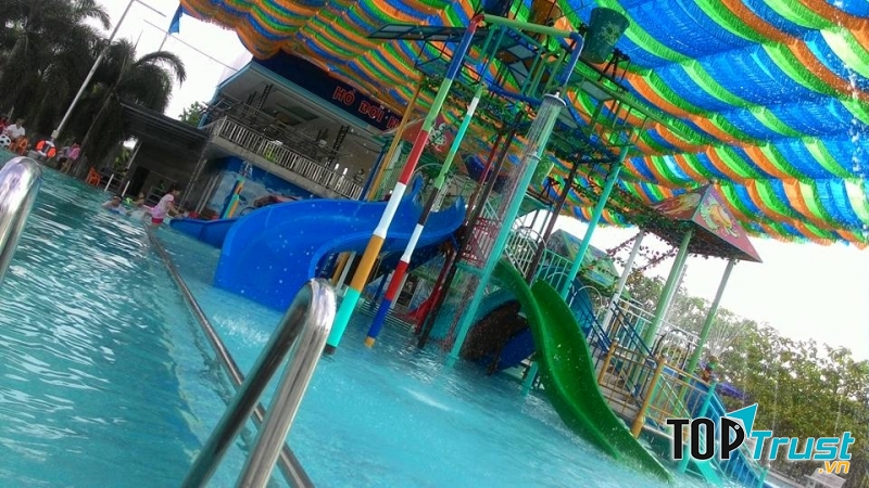 Hồ bơi Hoàng Hảo